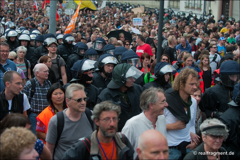 Blockupy FFM: Über 20.000 gegen Finanzkrisenpolitik